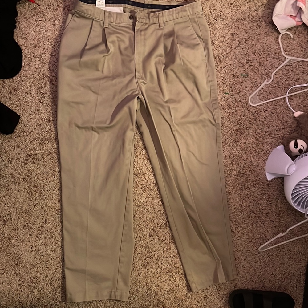 Men’s dockers 38x30 khaki pants